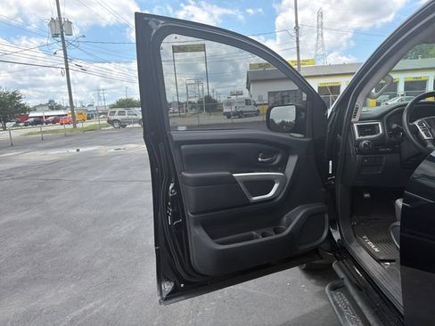 Used 2021 Nissan Titan SV w/ Accessory Utility Package AWD/4WD image 22