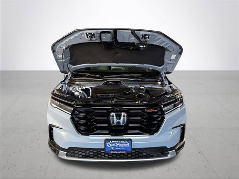 Certified 2025 Honda Pilot TrailSport image 23