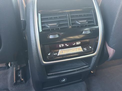 Used 2021 BMW X6 xDrive40i image 16