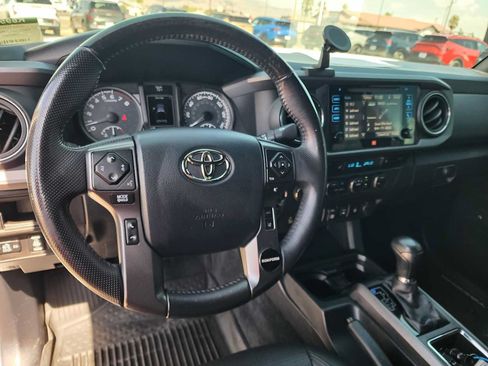 Used 2019 Toyota Tacoma TRD Off-Road AWD/4WD image 2