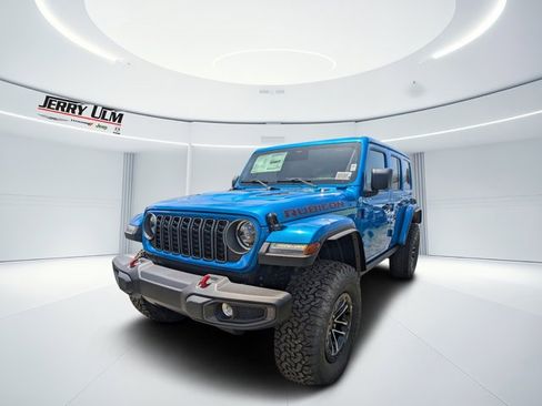 New 2025 Jeep Wrangler Unlimited Rubicon w/ XTREMEE 35" Tire Package image 6