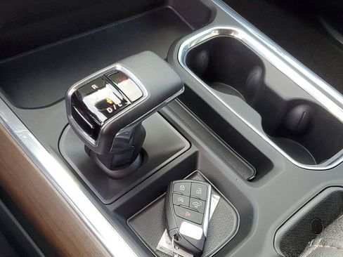 Used 2024 Chevrolet Silverado 1500 High Country image 19