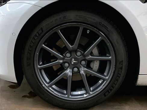 Used 2020 Tesla Model 3 Standard Range image 11