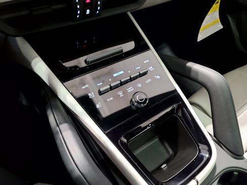 New 2026 Porsche Cayenne image 24