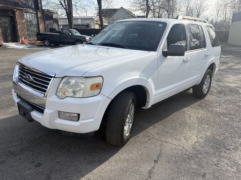 Used 2010 Ford Explorer XLT image 1