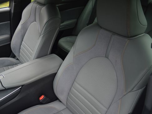 Used 2019 Toyota Avalon Touring w/ Advanced Safety Package FWD image 30