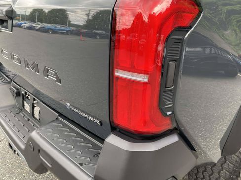 Used 2025 Toyota Tacoma 4x4 Double Cab Hybrid image 12
