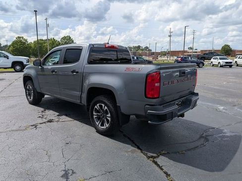 Used 2022 Chevrolet Colorado Z71 AWD/4WD image 5