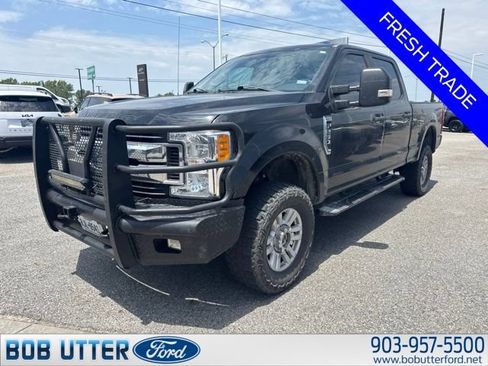Used 2017 Ford F250 XL w/ STX Appearance Package AWD/4WD image 2