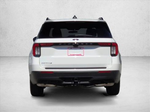 New 2026 Ford Explorer Active RWD image 6
