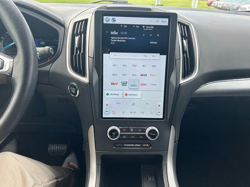 Used 2022 Ford Edge SEL w/ Convenience Package image 24