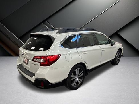 Used 2019 Subaru Outback 2.5i Limited image 2