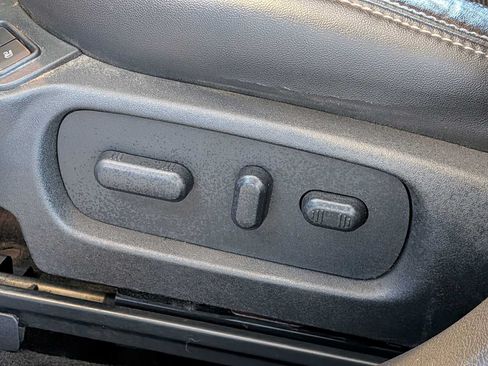 Used 2015 Ford Taurus Limited FWD image 16