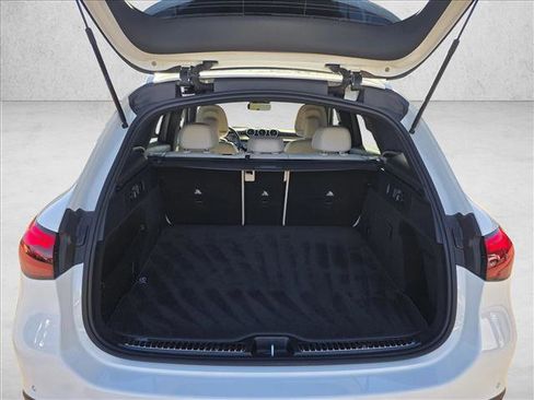 Used 2025 Mercedes-Benz GLC 300 4MATIC image 25