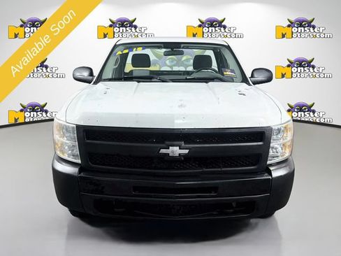 Used 2009 Chevrolet Silverado 1500 W/T w/ Skid Plate Package AWD/4WD image 2