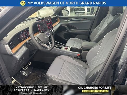 New 2026 Volkswagen Tiguan SEL R-Line image 10