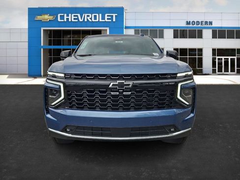 New 2026 Chevrolet Suburban Premier image 7