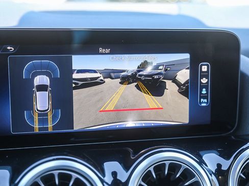 Certified 2025 Mercedes-Benz GLA 250 4MATIC image 22