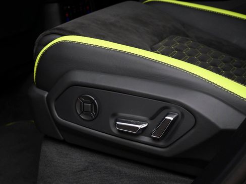 Used 2022 Lamborghini Urus image 21