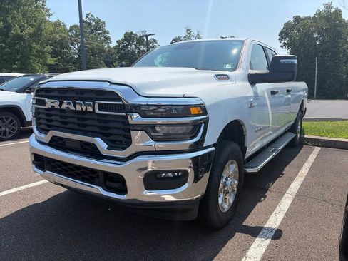 Used 2026 RAM 2500 Big Horn AWD/4WD image 3