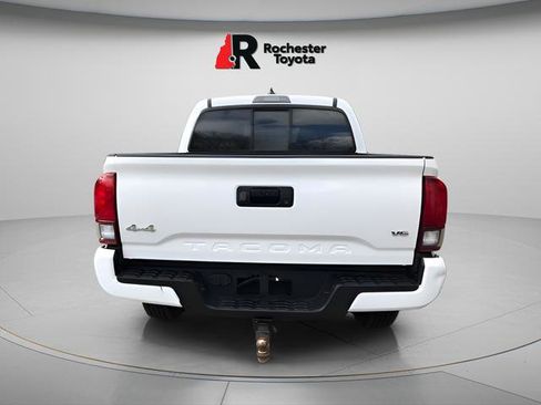 Certified 2022 Toyota Tacoma SR AWD/4WD image 3