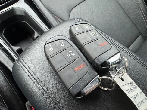 Used 2023 Jeep Compass Limited w/ Elite Group AWD/4WD image 17