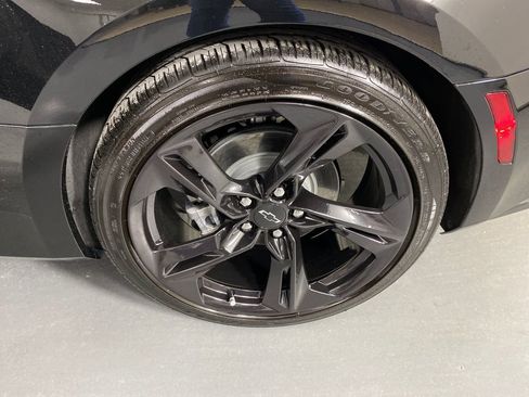 Used 2024 Chevrolet Camaro LT image 29