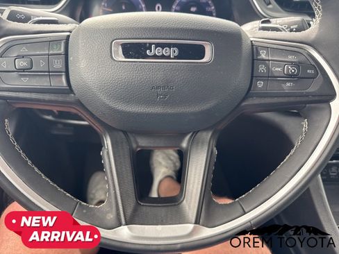 Used 2024 Jeep Grand Cherokee Altitude AWD/4WD image 9