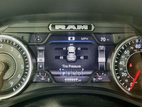 Used 2022 RAM 1500 Big Horn AWD/4WD image 18