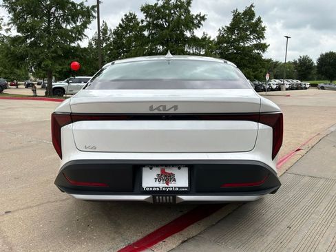 Used 2025 Kia K4 FWD image 7