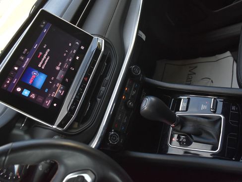 Used 2022 Jeep Compass Limited image 24