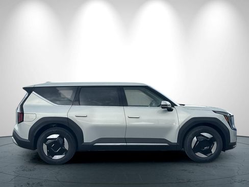New 2026 Kia EV9 Light image 3