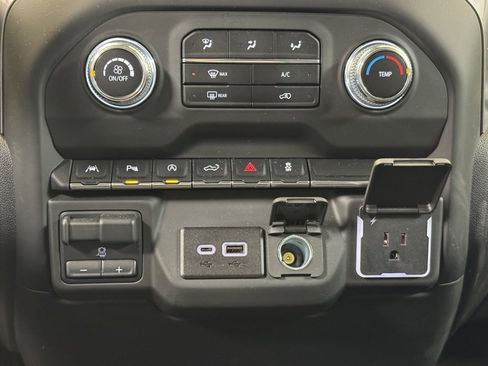 Used 2024 GMC Sierra 1500 Pro w/ Pro Value Package image 34