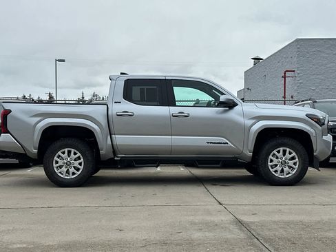 Used 2025 Toyota Tacoma SR5 w/ SR5 Upgrade Package image 2