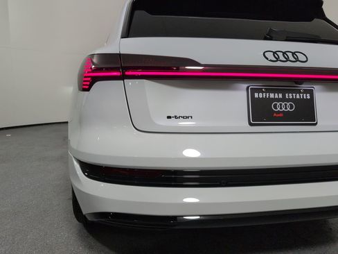 Certified 2021 Audi e-tron Premium Plus w/ Premium Plus Package image 26