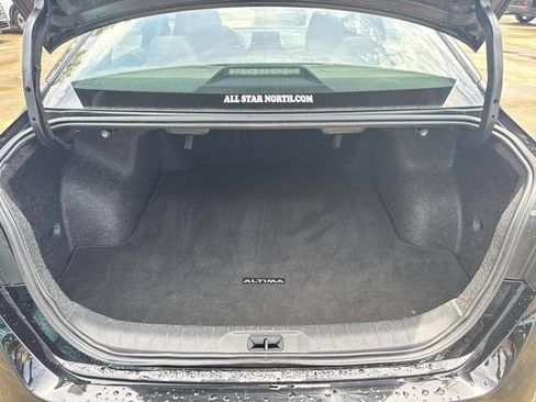 Used 2025 Nissan Altima 2.5 SV FWD image 43