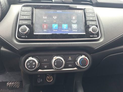 Used 2020 Nissan Versa S image 9