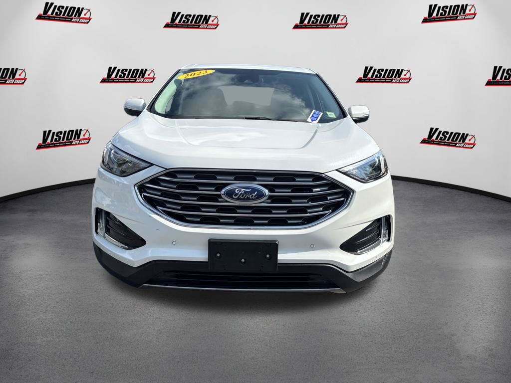 Used 2023 Ford Edge Titanium AWD/4WD image 2