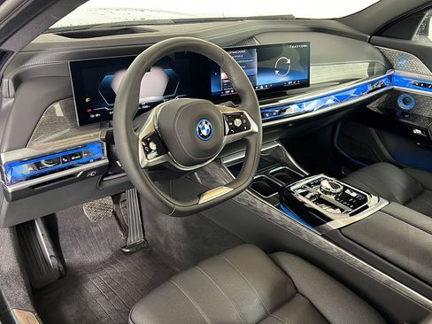 Used 2026 BMW i7 xDrive60 w/ Executive Package AWD/4WD image 2