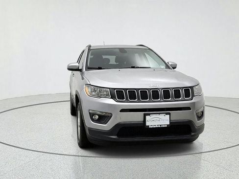 Used 2021 Jeep Compass Latitude w/ Convenience Group AWD/4WD image 2