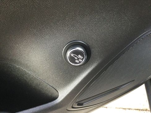 Used 2023 Buick Envision Essence w/ Sport Touring Package AWD/4WD image 11