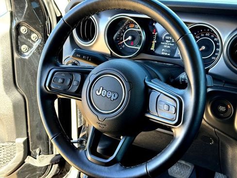 Used 2021 Jeep Wrangler Willys image 31