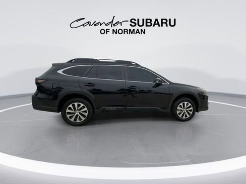 Used 2025 Subaru Outback Premium AWD/4WD image 9