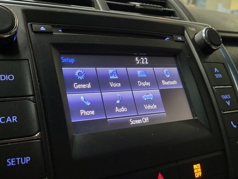 Used 2015 Toyota Camry LE image 26