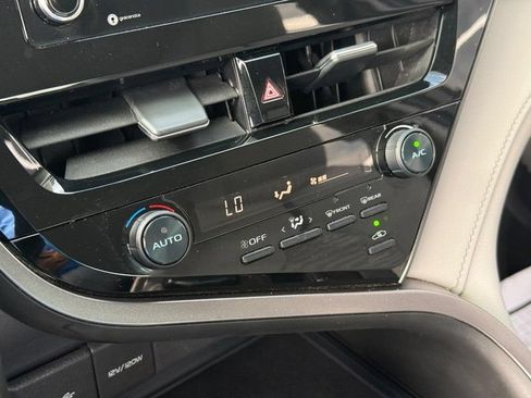 Used 2021 Toyota Camry SE FWD image 28
