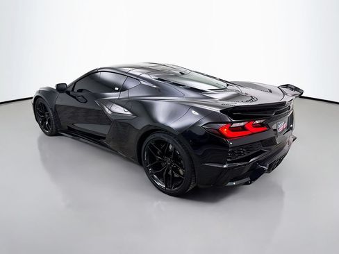 Used 2025 Chevrolet Corvette Z06 RWD image 5