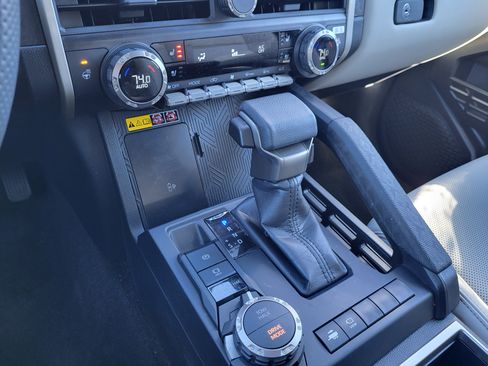 Certified 2025 Toyota Tacoma 4x4 Double Cab Hybrid image 12