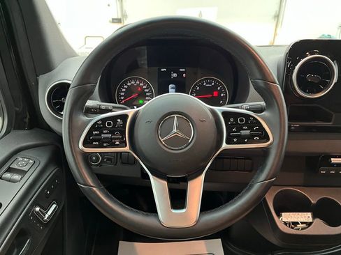 Used 2019 Mercedes-Benz Sprinter 2500 image 20