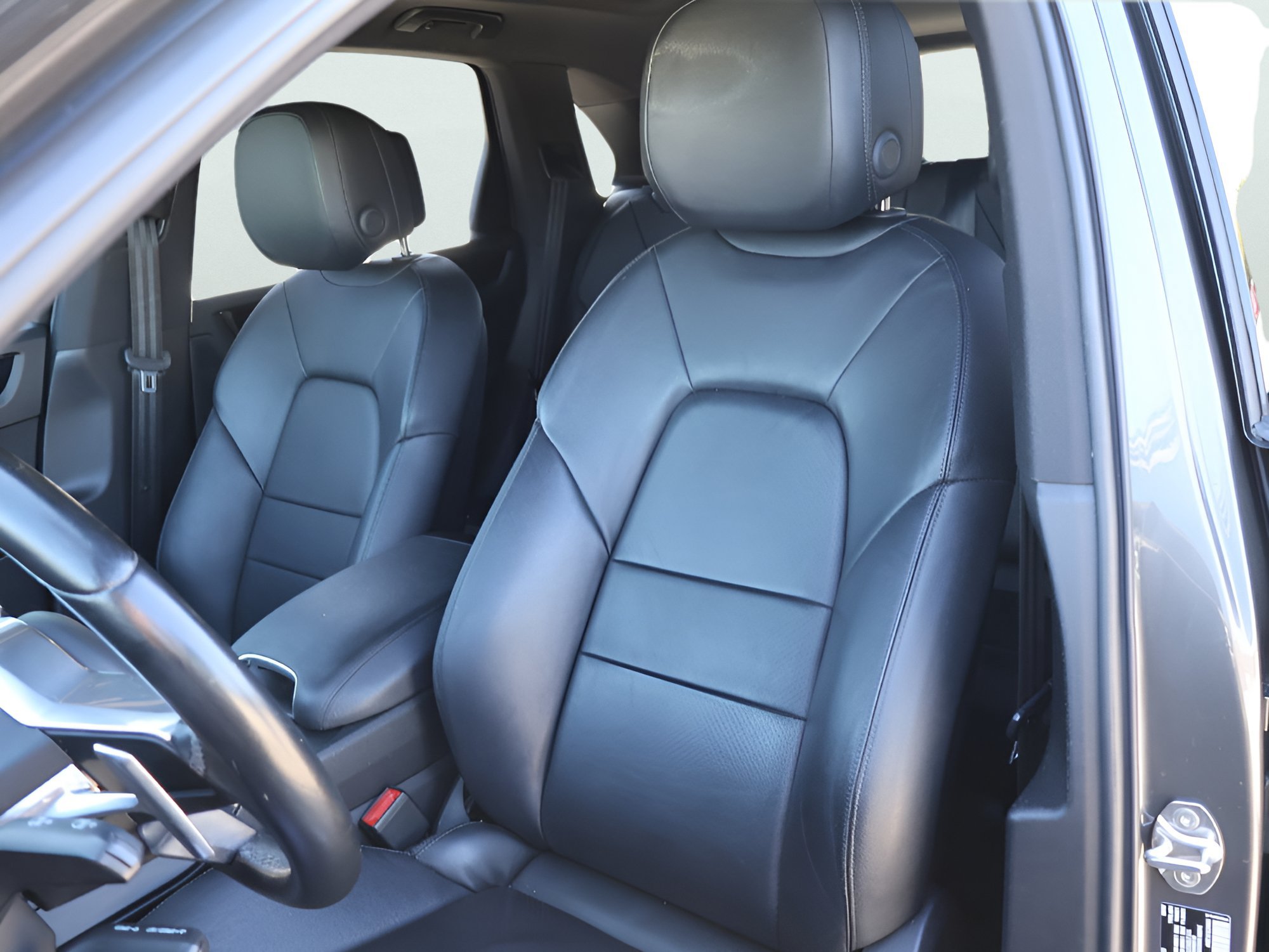 Used 2020 Porsche Cayenne AWD/4WD image 5