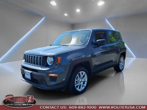 Used 2023 Jeep Renegade Latitude AWD/4WD image 8